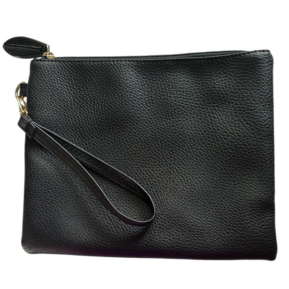 IM Heart Wristlet - Picture 1 of 5